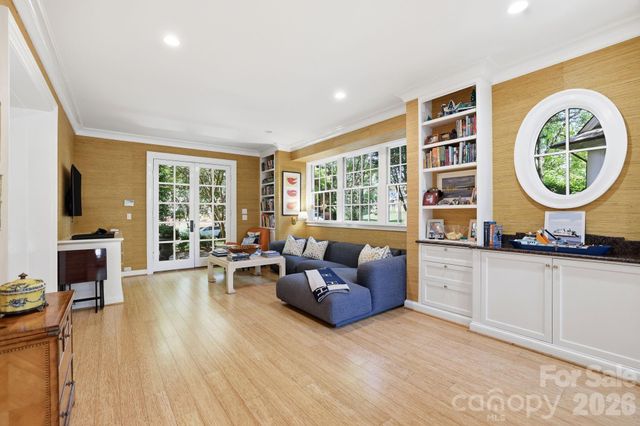 937 Granville Road, Charlotte, NC 28207