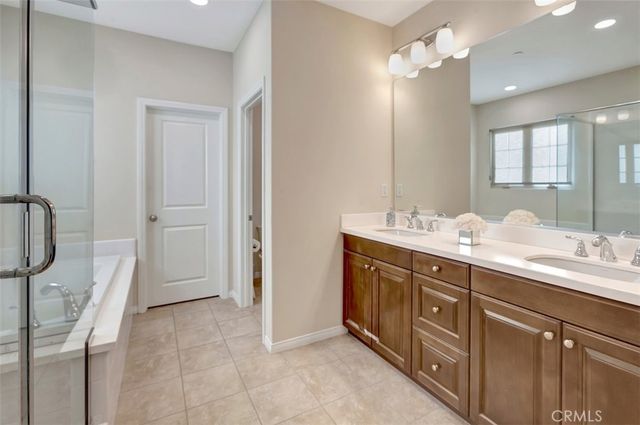 67 Hanging Garden, Irvine, CA 92620