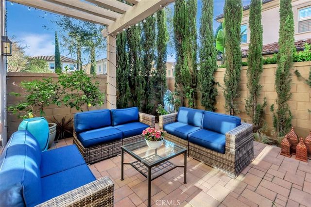 67 Hanging Garden, Irvine, CA 92620