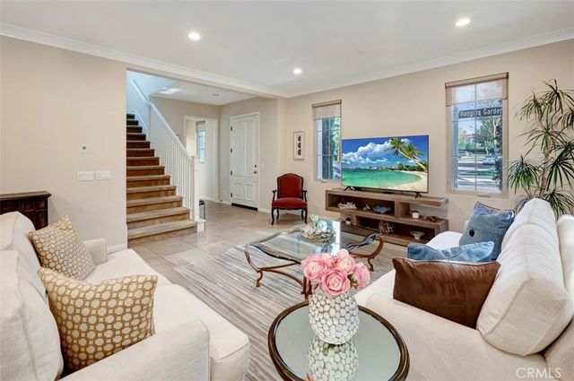 67 Hanging Garden, Irvine, CA 92620