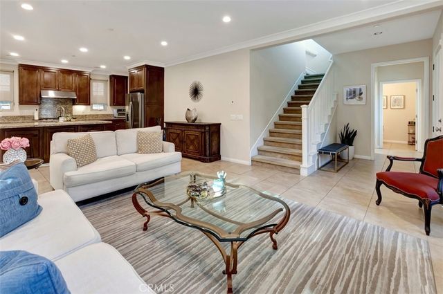 67 Hanging Garden, Irvine, CA 92620