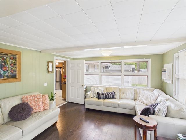 41 Essex Road, Sharon, MA 02067