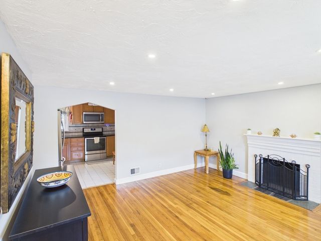 41 Essex Road, Sharon, MA 02067