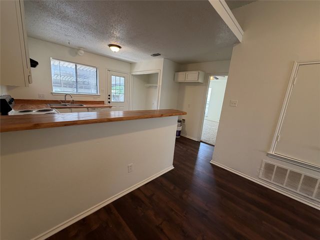 719 Westover Drive, Lancaster, TX 75134