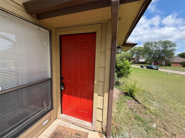 719 Westover Drive, Lancaster, TX 75134