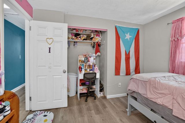 223 Elsie Rd, Brockton, MA 02302