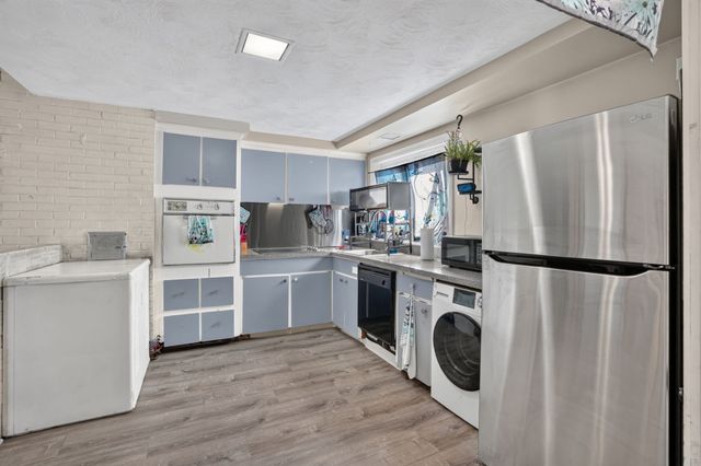 223 Elsie Rd, Brockton, MA 02302