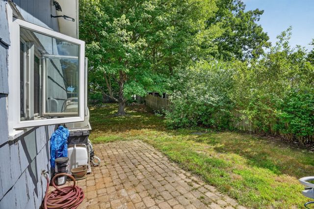 223 Elsie Rd, Brockton, MA 02302