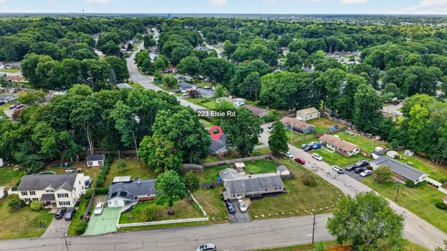 223 Elsie Rd, Brockton, MA 02302