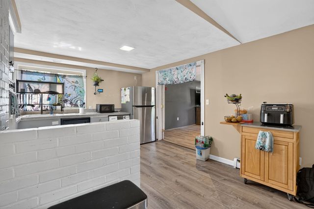223 Elsie Rd, Brockton, MA 02302