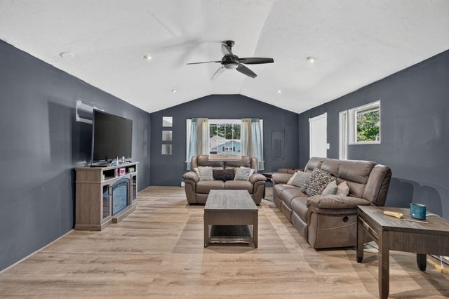 223 Elsie Rd, Brockton, MA 02302