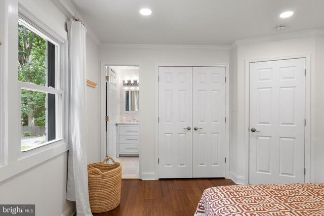 9221 WEANT DR, Great Falls, VA 22066