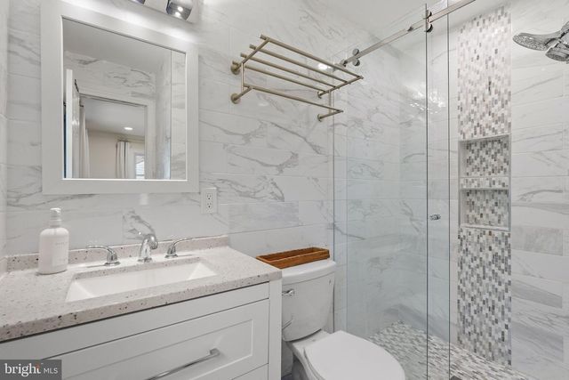 9221 WEANT DR, Great Falls, VA 22066