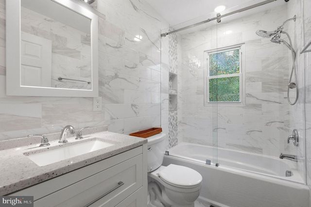 9221 WEANT DR, Great Falls, VA 22066