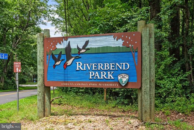9221 WEANT DR, Great Falls, VA 22066