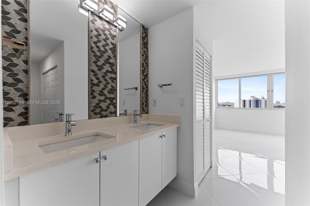 7135 Collins Avenue 1535, Miami Beach, FL 33141