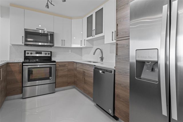 7135 Collins Avenue 1535, Miami Beach, FL 33141