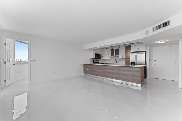 7135 Collins Avenue 1535, Miami Beach, FL 33141