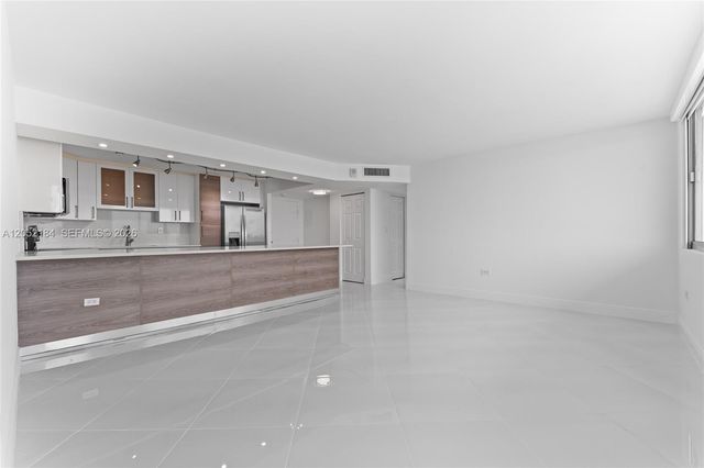 7135 Collins Avenue 1535, Miami Beach, FL 33141
