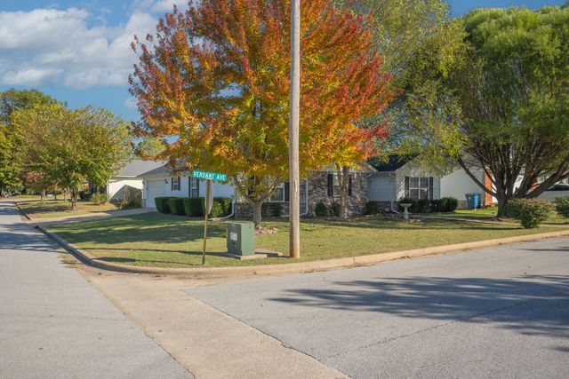 1936 Verdant Avenue, Neosho, MO 64850