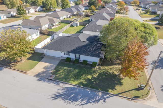 1936 Verdant Avenue, Neosho, MO 64850