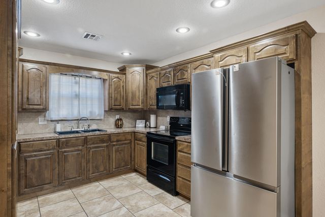 1936 Verdant Avenue, Neosho, MO 64850