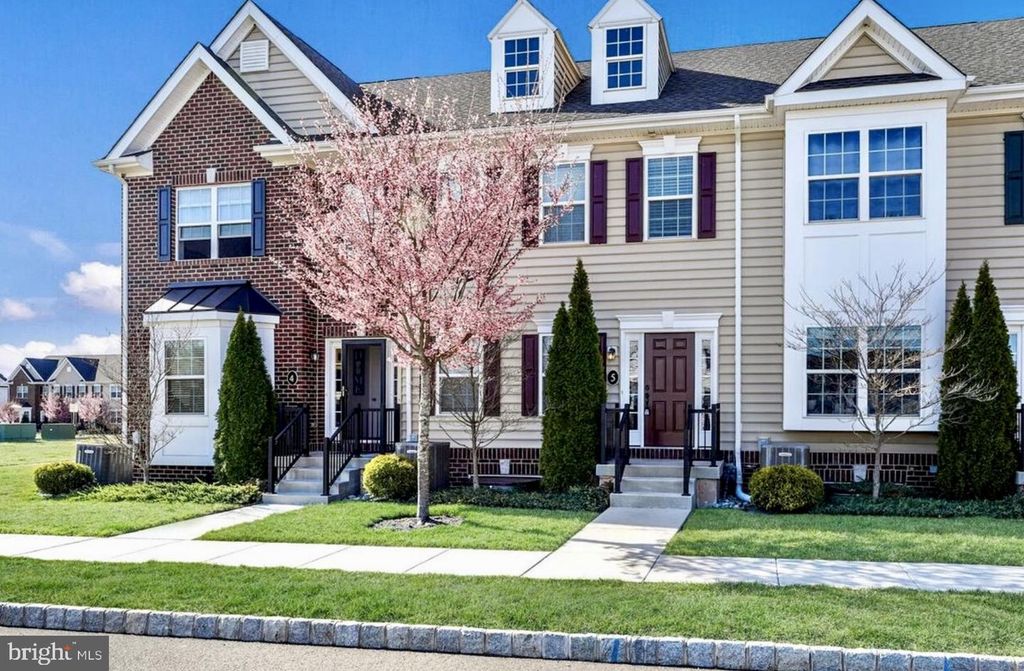 3889 CEPHAS CHILD RD #5, DOYLESTOWN, PA 18902 — exterior