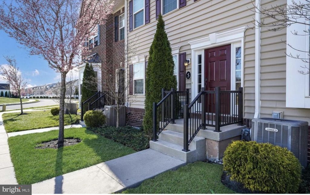 3889 CEPHAS CHILD RD #5, DOYLESTOWN, PA 18902 — photo 2