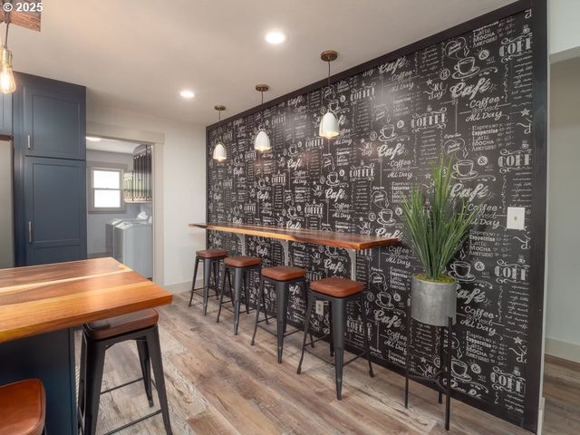 940 W LUELLEN Dr, Roseburg, OR 97471