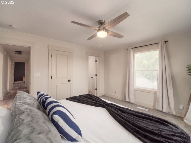 940 W LUELLEN Dr, Roseburg, OR 97471