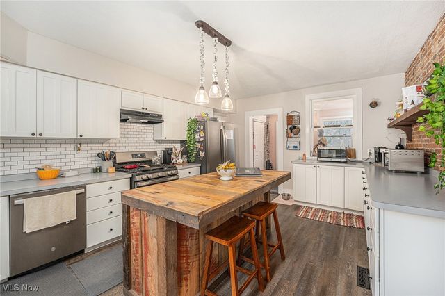 249 W Main Street, Madison, OH 44057