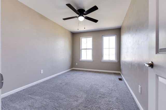 4096 George Buchanan Dr, La Vergne, TN 37086