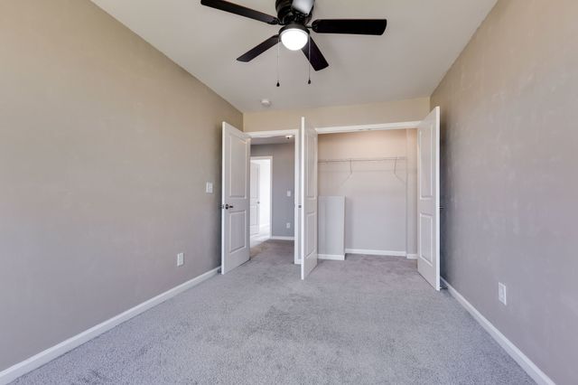 4096 George Buchanan Dr, La Vergne, TN 37086