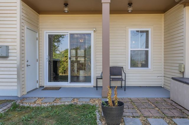 4096 George Buchanan Dr, La Vergne, TN 37086