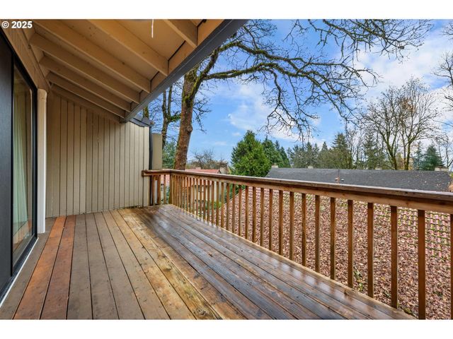 2802 TREETOP Ln, West Linn, OR 97068