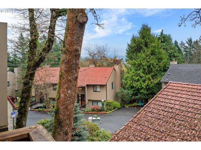 2802 TREETOP Ln, West Linn, OR 97068