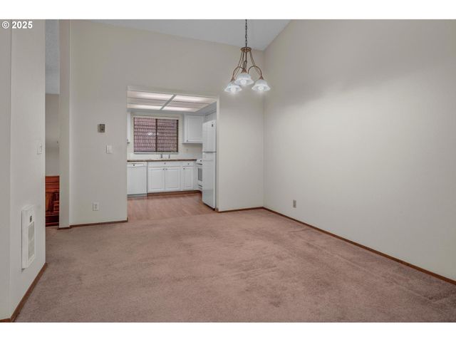 2802 TREETOP Ln, West Linn, OR 97068