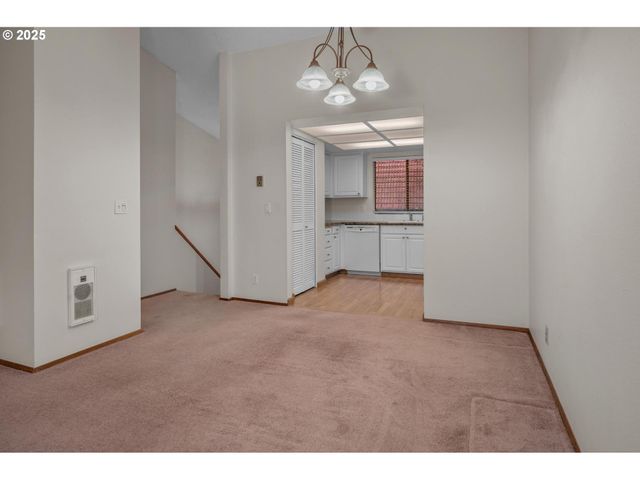 2802 TREETOP Ln, West Linn, OR 97068