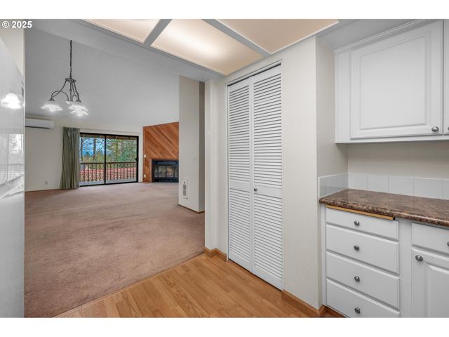 2802 TREETOP Ln, West Linn, OR 97068