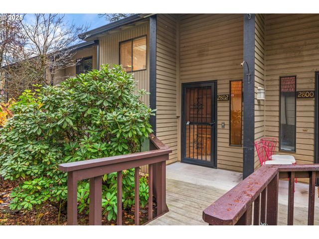 2802 TREETOP Ln, West Linn, OR 97068