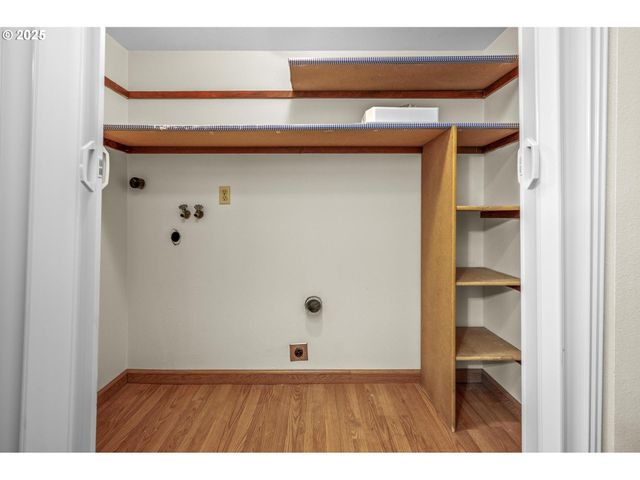 2802 TREETOP Ln, West Linn, OR 97068