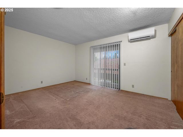 2802 TREETOP Ln, West Linn, OR 97068