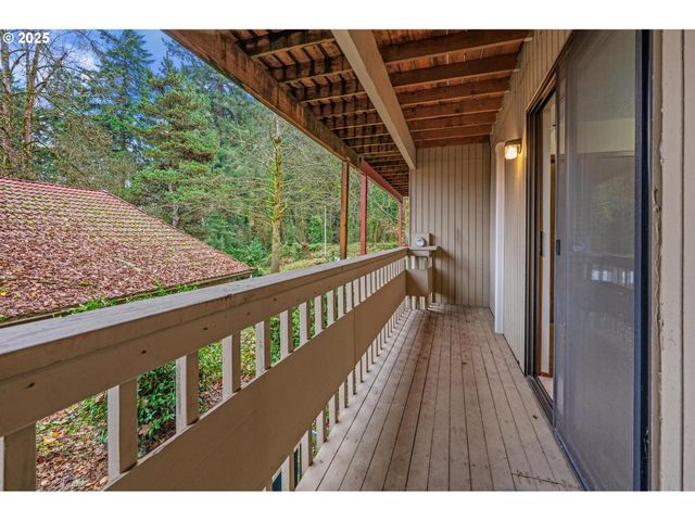 2802 TREETOP Ln, West Linn, OR 97068