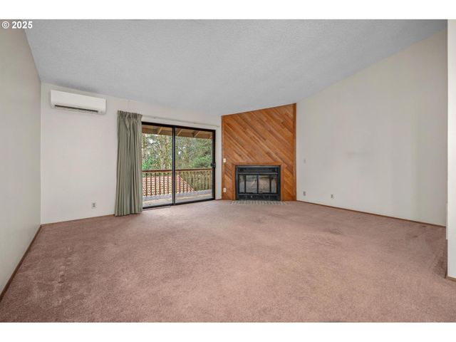 2802 TREETOP Ln, West Linn, OR 97068