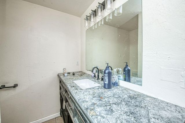 2450 Knowles Street, Selma, CA 93662