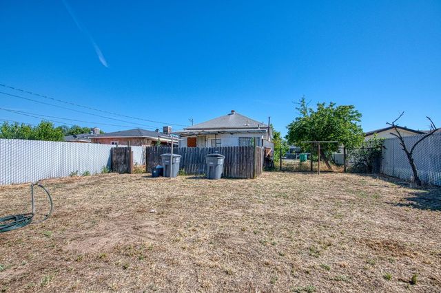 2450 Knowles Street, Selma, CA 93662