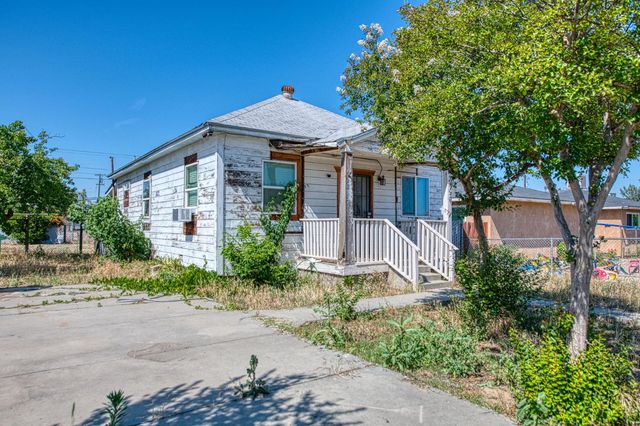 2450 Knowles Street, Selma, CA 93662