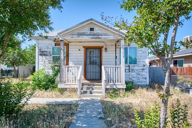 2450 Knowles Street, Selma, CA 93662