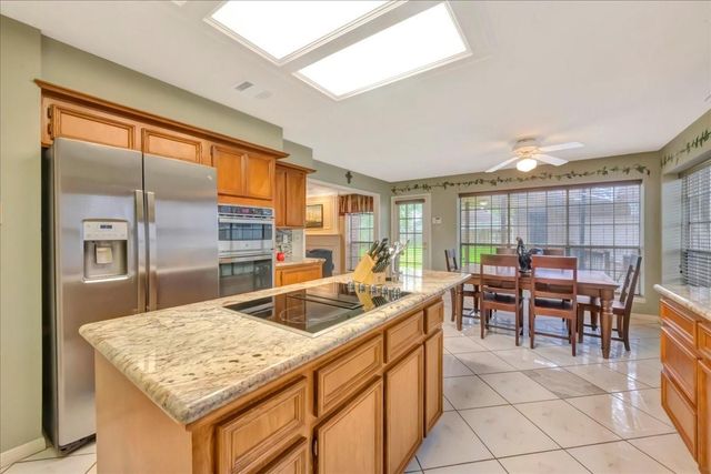 2031 Hillside Oak Lane, Houston, TX 77062