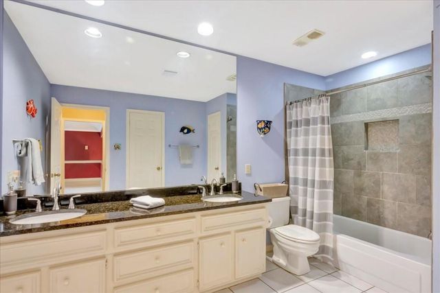 2031 Hillside Oak Lane, Houston, TX 77062